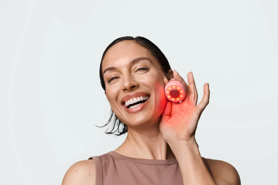 Solawave: The Fashion Insider’s Secret for Runway-Ready Skin